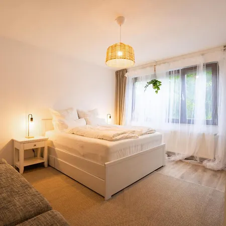 Апартаменты Forest Oasis With Terrace & Fast Access To Frankfurt Center And Nature Оберурзель