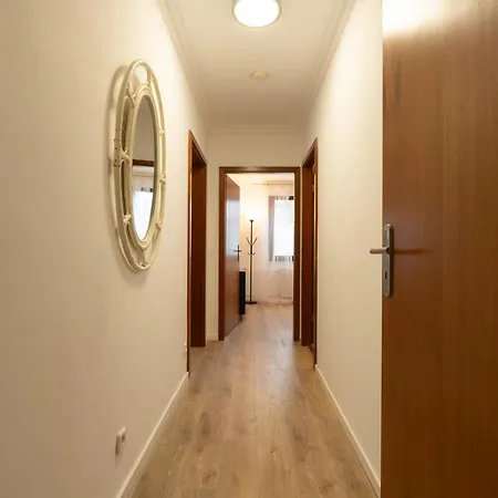 Forest Oasis With Terrace & Fast Access To Frankfurt Center And Nature דירה